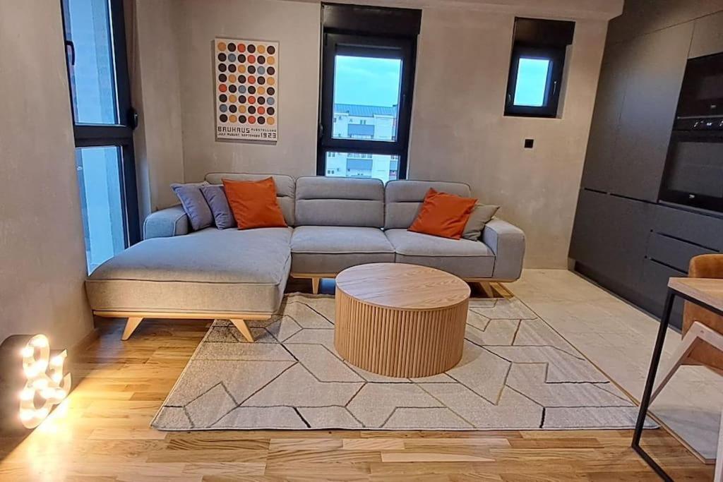 Stylish One Bedroom Apartment Подгорица Экстерьер фото